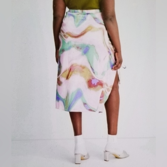 Future collective women's skirt Marbled Silk curved hem size 20 midi length New - Picture 5 of 8